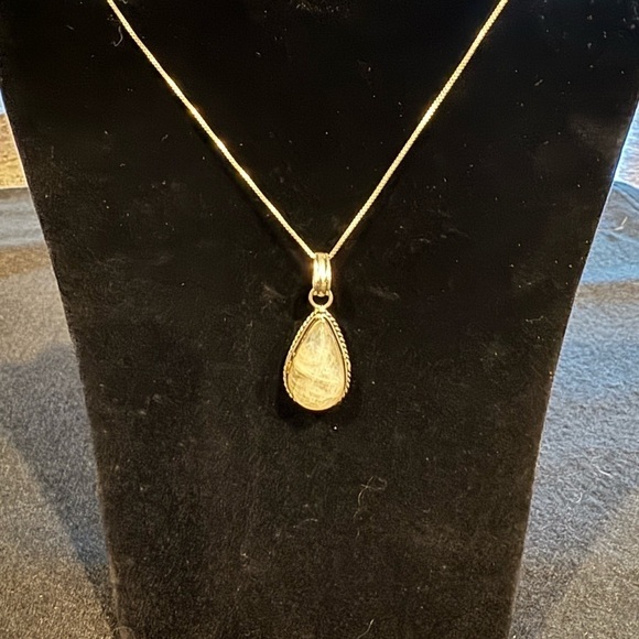 Silver Plated & stone pendants. Bundle of 6 - Picture 5 of 9